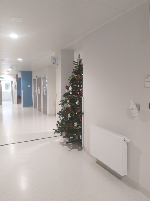 2021 in beeld: een kerstboom in het ziekenhuis
