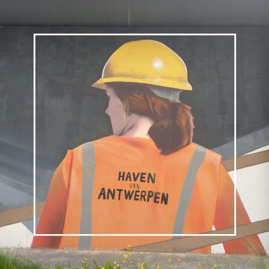 Zomerblog: kunst op straat - streetart; afbeelding van een havenwerker in de haven van Antwerpen
