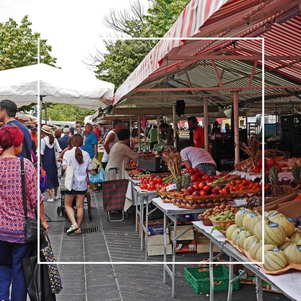 Een beeld van een markt in Frankrijk